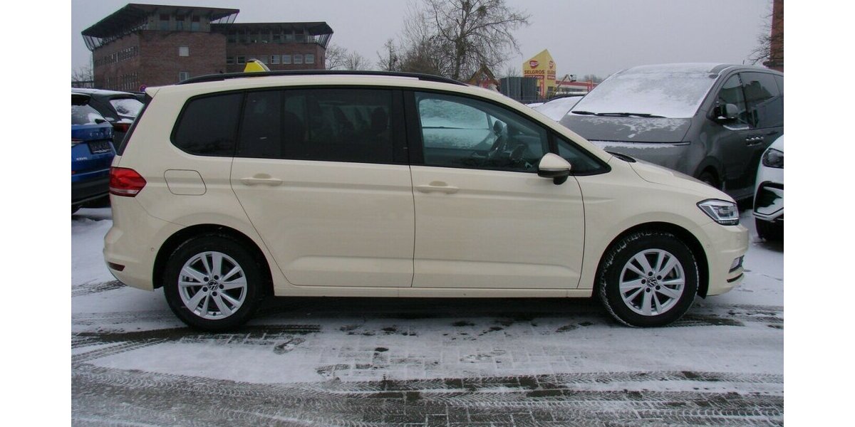 VW Touran 2.0TDI BMT TAXI ACC Kamera LED 7Sitzer 38.517 km 32.980 &euro; Falkensee 14612