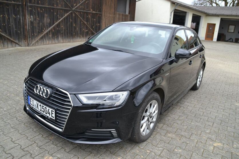 Audi A3 96.000 km 15.700 € Neustadt an der Donau 93333