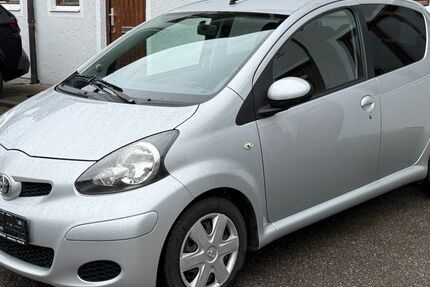 Toyota Aygo (X) 80.000 km 5.990 &euro; München 81479