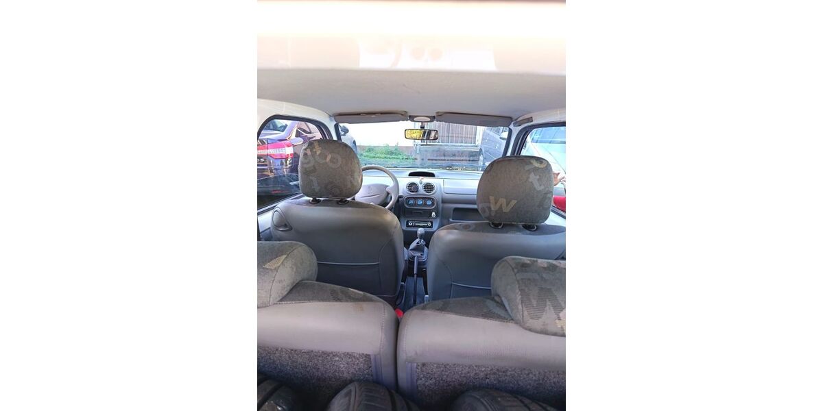 Renault Twingo 126.960 km 2.600 &euro; Kehl 77694