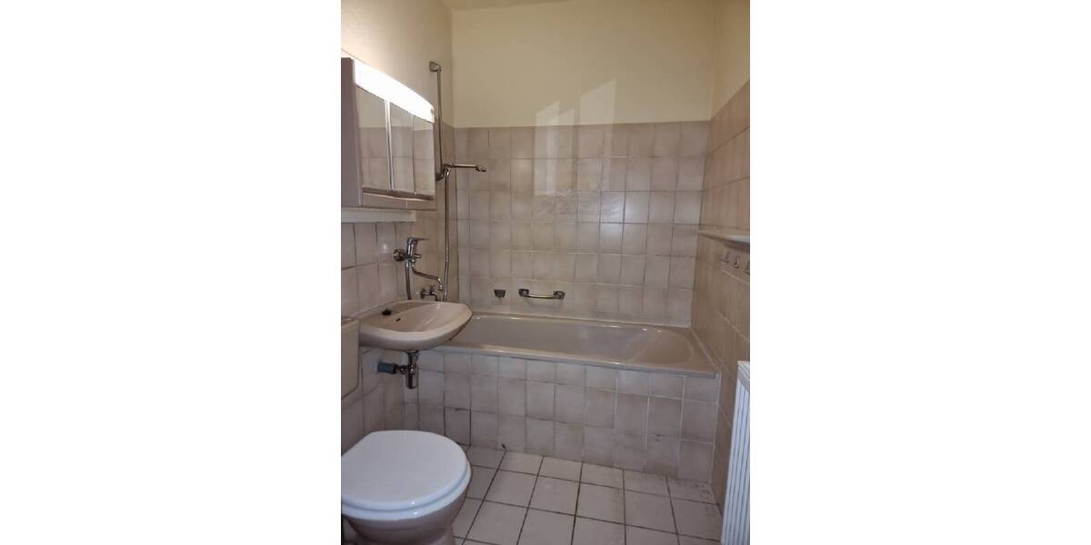 Etagenwohnung Crimmitschau - 3 Zimmer, 69 m&sup2;, 27.000&euro; | Angebot:26081046