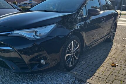 Toyota Avensis 274.300 km 5.950 € Seesen 38723