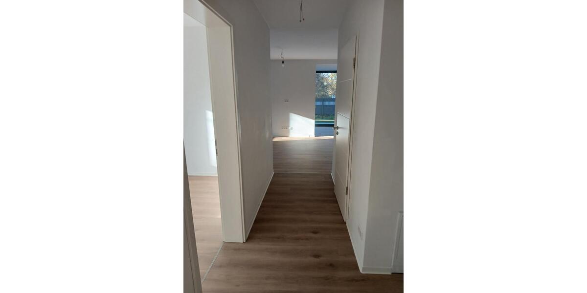 Attraktive 3-Zimmer-Wohnung mit Wintergarten, Terrasse und Garten 3 zimmer