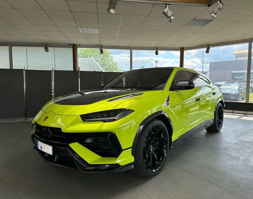 Lamborghini Urus 10.670 km 348.900 € Buchloe 86807