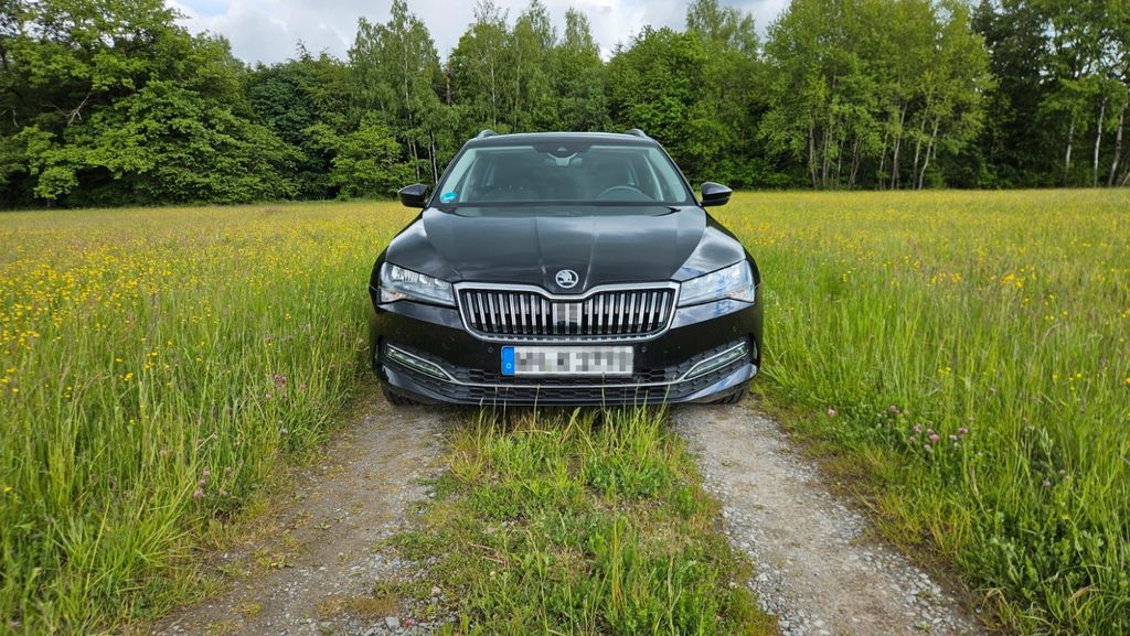 Skoda Superb 30.000 km 31.970 &euro; Auenwald 71549