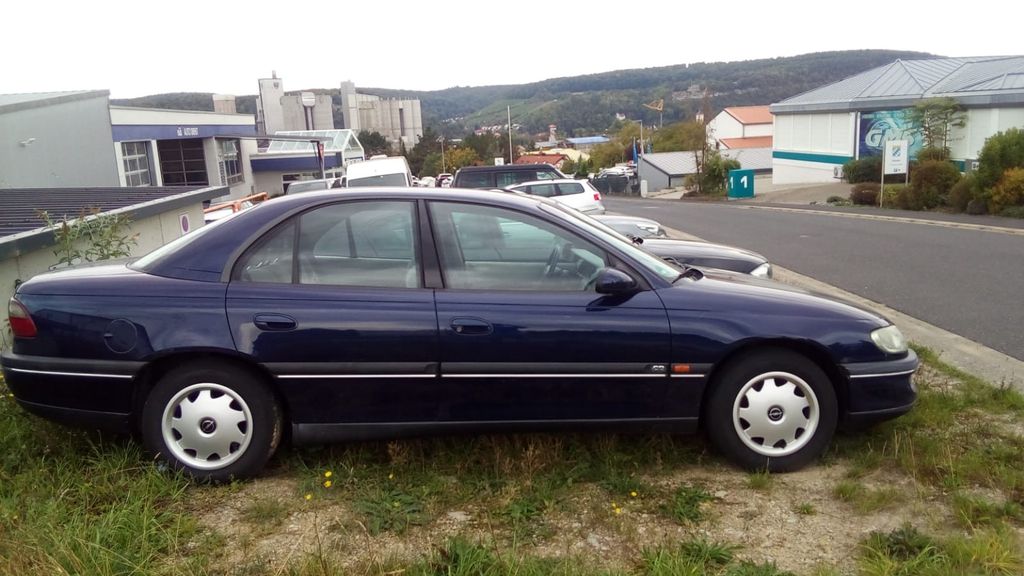 Opel Omega 160.000 km 2.400 &euro; Karlstadt 97753