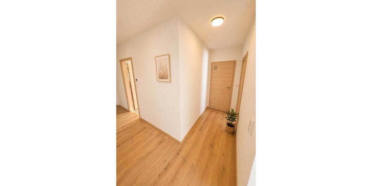 Dachgeschoßwohnung Ebermannsdorf - 4 Zimmer, 114 m&sup2;, 330.000&euro; | Angebot:26786258
