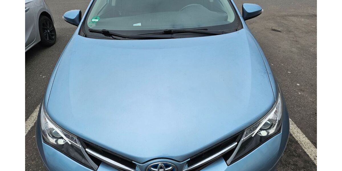 Toyota Auris 132.000 km 9.999 &euro; Groß gerau 64521