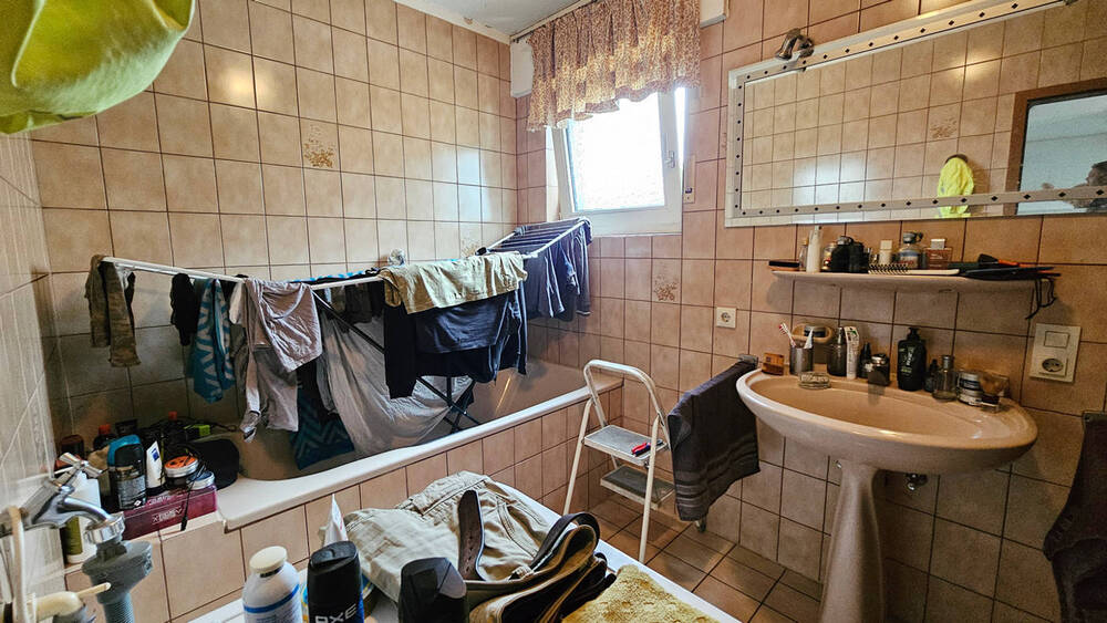 Gut vermietete 2-Zimmer-Dachgeschosswohnung mit Balkon u. Garage im Herzen von Burscheid 2 zimmer