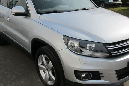 VW Tiguan 77.529 km 9.999 &euro; Bad Oeynhausen 32549
