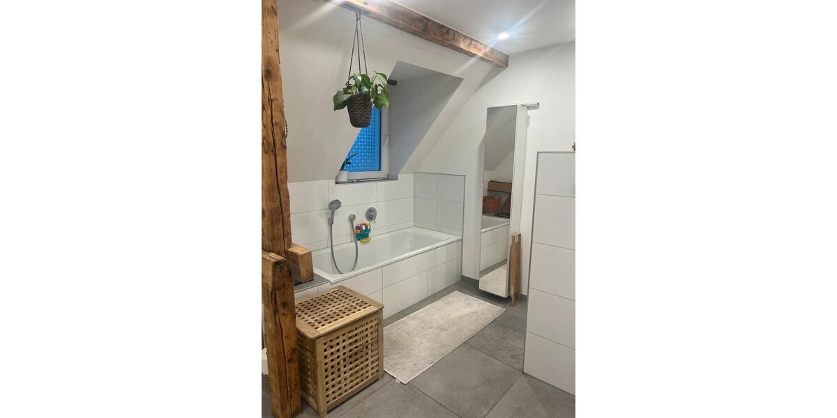 Maisonettenwohnung Mönchengladbach Süd - 4 Zimmer, 148 m&sup2;, 1.400&euro; | Angebot:25047245