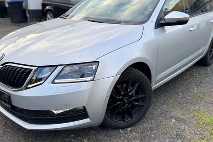 Skoda Octavia 99.000 km 9.900 &euro; Grebenau - Schwarz 36323