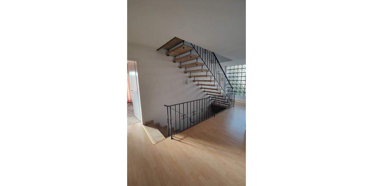 Einfamilienhaus Mitwitz - 7 Zimmer, 226 m&sup2;, 175.000&euro; | Angebot:25801330