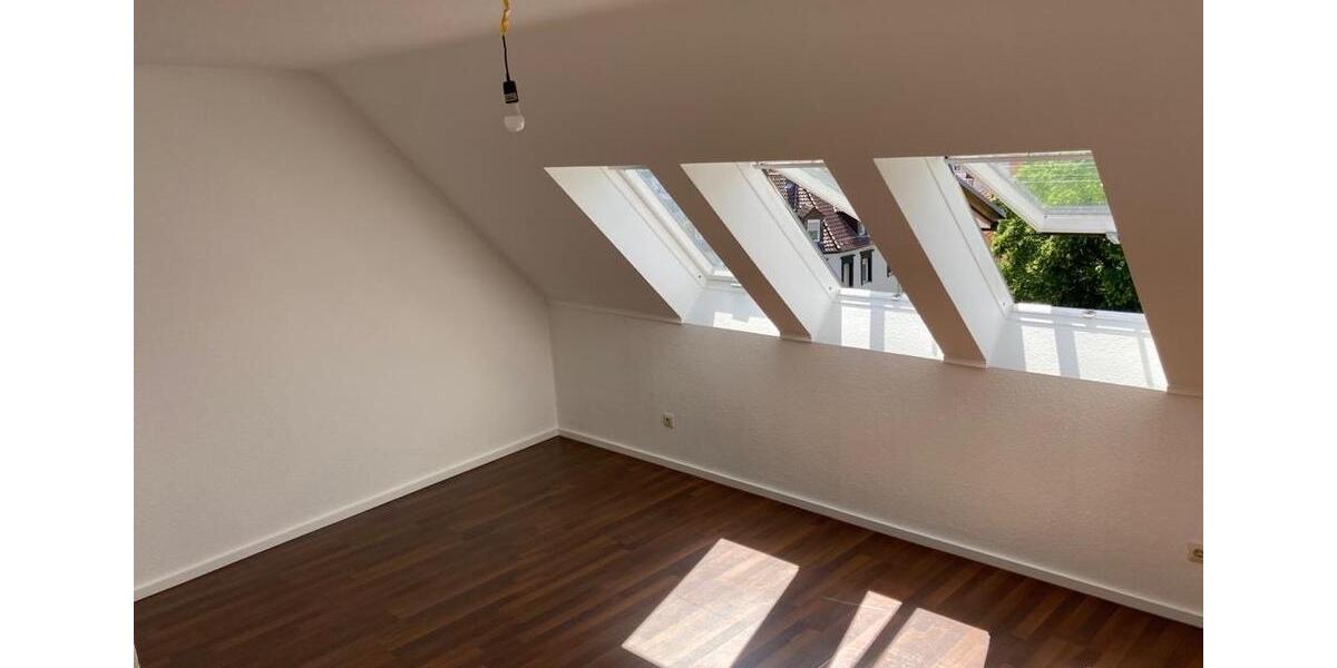 Dachgeschoßwohnung Reutlingen Altenburg - 3 Zimmer, 81 m&sup2;, 1.130&euro; | Angebot:26660149