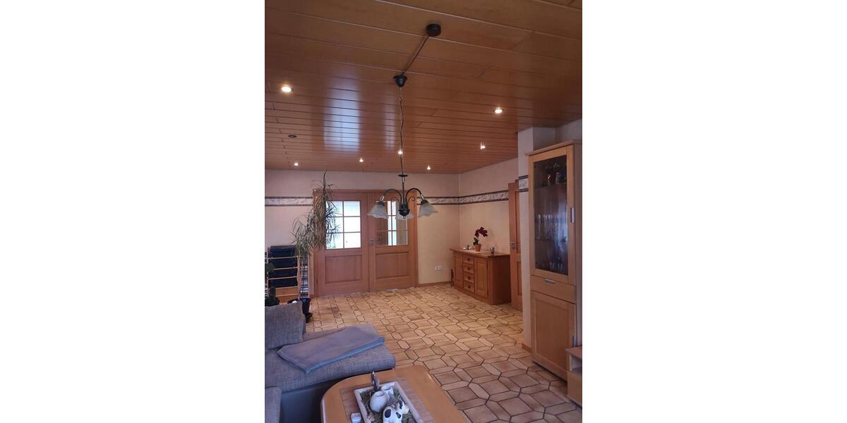 Einfamilienhaus Hessisch Oldendorf - 8 Zimmer, 180 m&sup2;, 143.000&euro; | Angebot:26903258