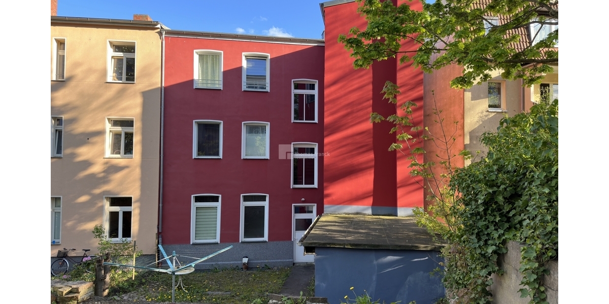 Innenstadtlage für Praktiker: helle 2-Zimmer-Dachgeschosswohnung mit Einbauküche, Duschbad, Keller - Dachgeschoßwohnung Schwerin Feldstadt | Angebot:26866548