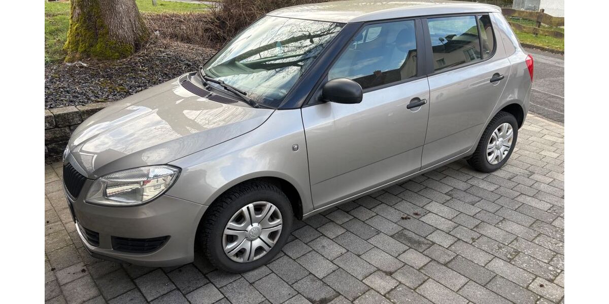 Skoda Fabia 73.000 km 5.900 &euro; Helsa 34298