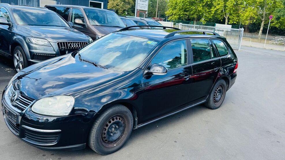VW Golf 229.000 km 1.999 € Frankfurt am Main 60486