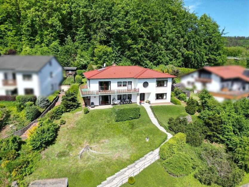 Haus zum Kaufen in Rödental 449.000 € 270 m²