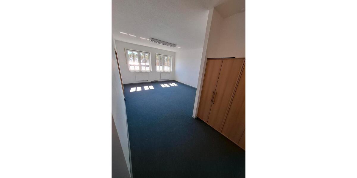 Gewerbeobjekt Wackersdorf - 690&euro; | Angebot:26091745