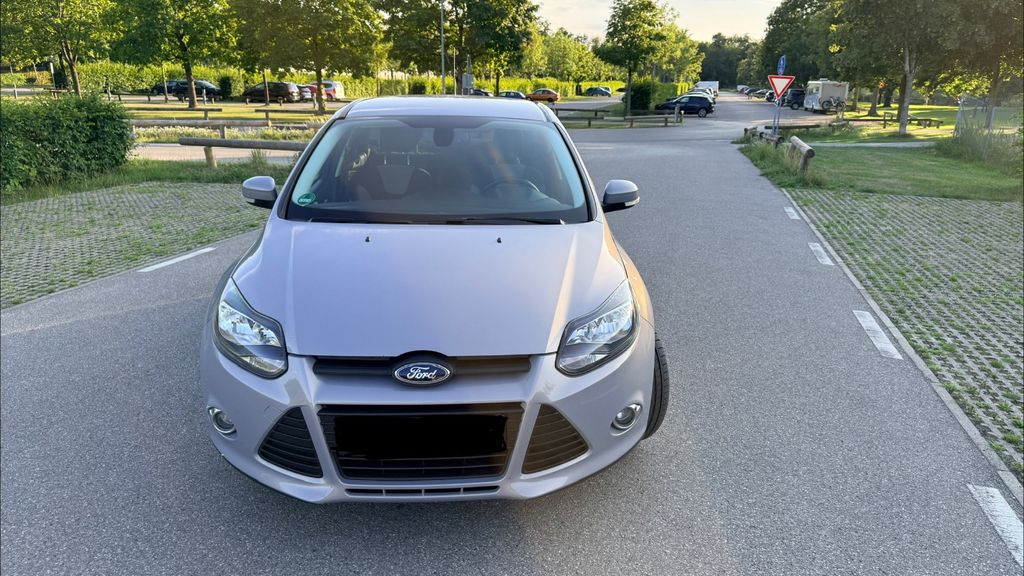 Ford Focus 86.500 km 4.999 &euro; Fürstenfeldbruck 82256