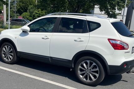 Nissan Qashqai 218.000 km 5.900 &euro; Hamm 59067