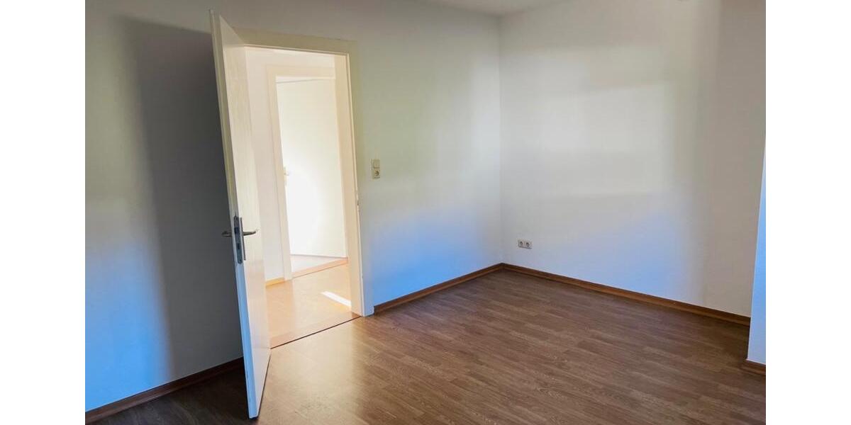 Dachgeschoßwohnung Marburg - 4 Zimmer, 80 m&sup2;, 780&euro; | Angebot:25431433