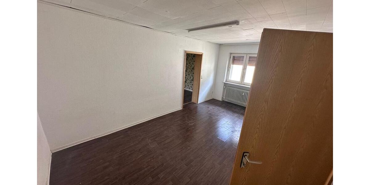 Einfamilienhaus Linden - 6 Zimmer, 220 m&sup2;, 420.000&euro; | Angebot:27023922