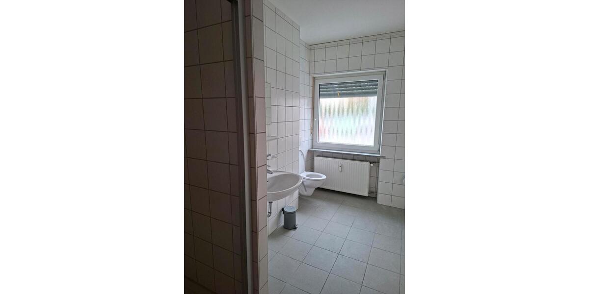 Erdgeschoßwohnung Regensburg Galgenberg - 4 Zimmer, 150 m&sup2;, 1.500&euro; | Angebot:24829066