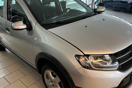 Dacia Sandero 80.000 km 7.900 &euro; Alsfeld 36304