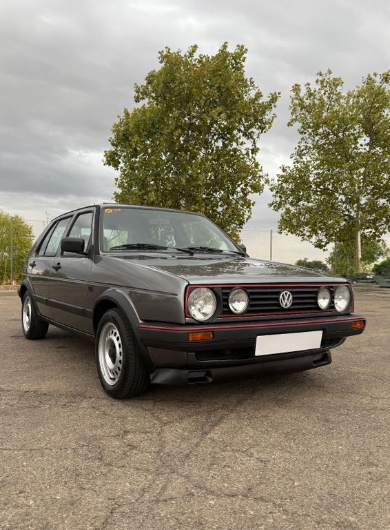 VW Golf 76.000 km 17.000 € Nürburg 53520