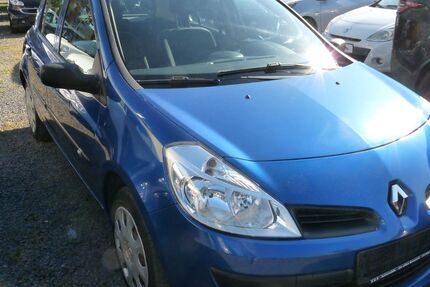 Renault Clio 146.000 km 2.850 &euro; Jena 07743
