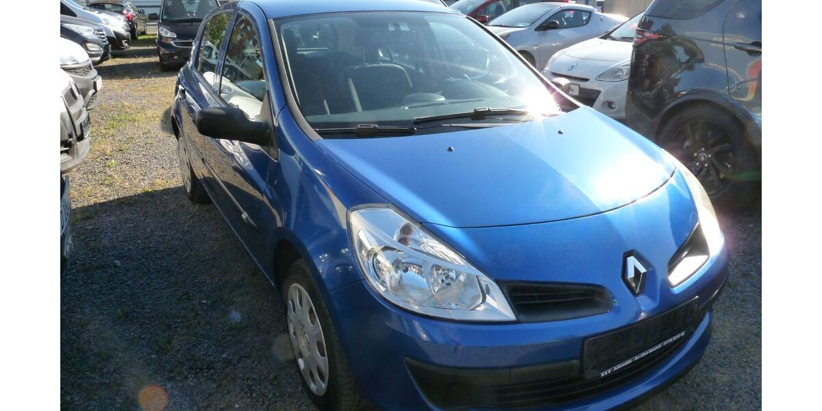 Renault Clio 146.000 km 2.850 &euro; Jena 07743