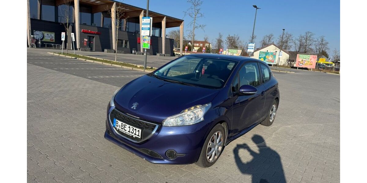 Peugeot 208 221.000 km 4.500 &euro; Berlin 12357