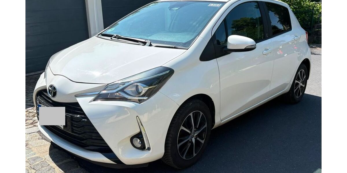 Toyota Yaris 98.200 km 11.200 &euro; Dresden 01129