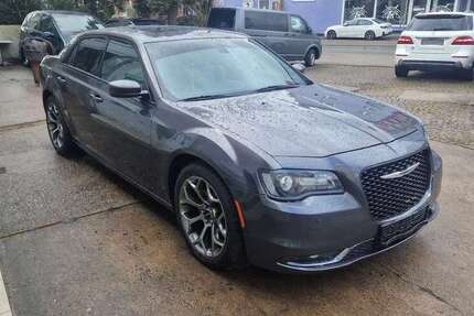Chrysler 300 SRT 128.000 km 11.950 &euro; Neckarsulm 74172
