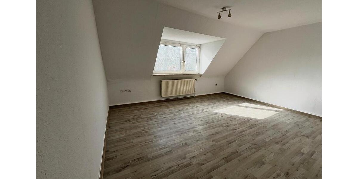 Dachgeschoßwohnung Gelsenkirchen Gelsenkirchen-Mitte - 4 Zimmer, 78 m&sup2;, 585&euro; | Angebot:25439709