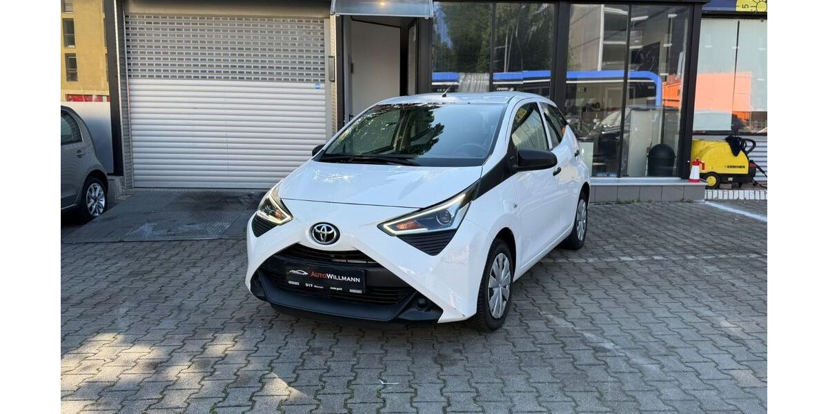 Toyota Aygo (X) 106.220 km 6.990 &euro; münchen 81671
