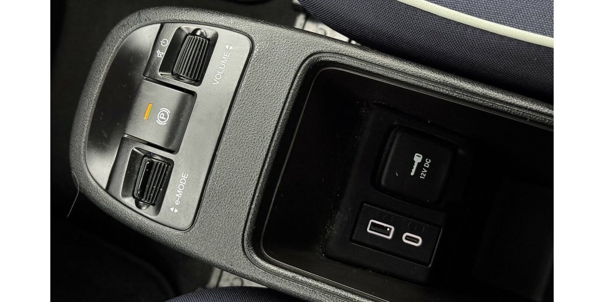 Fiat 500e Action CarPlay Android Automatik 1.Hand 32.900 km 11.570 &euro; Lich 35423