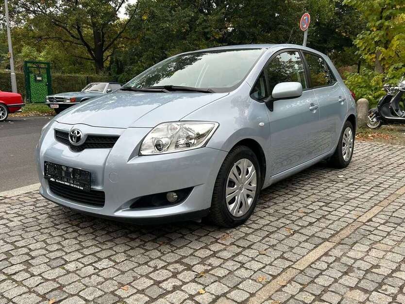 Toyota Auris 32.041 km 8.200 € Berlin 13437