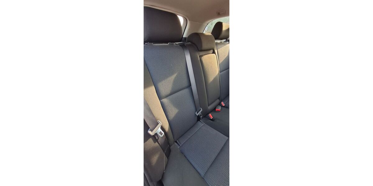 Toyota Avensis 167.650 km 5.000 &euro; Kindelbrück 99638