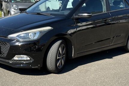 Hyundai i20 144.000 km 5.800 &euro; Winterbach 73650