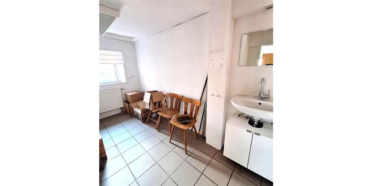 Mehrfamilienhaus, Wohnhaus Ansbach - 6 Zimmer, 145 m&sup2;, 1.950&euro; | Angebot:26057616