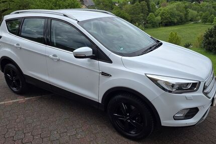 Ford Kuga 97.968 km 15.500 &euro; Söhrewald 34320
