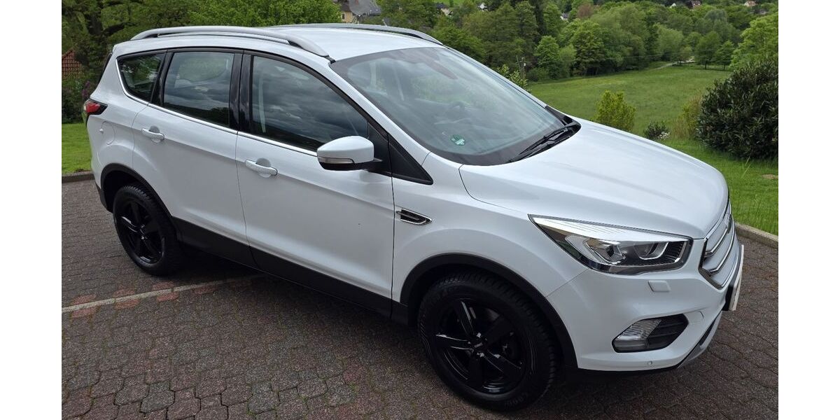 Ford Kuga 97.968 km 15.500 &euro; Söhrewald 34320