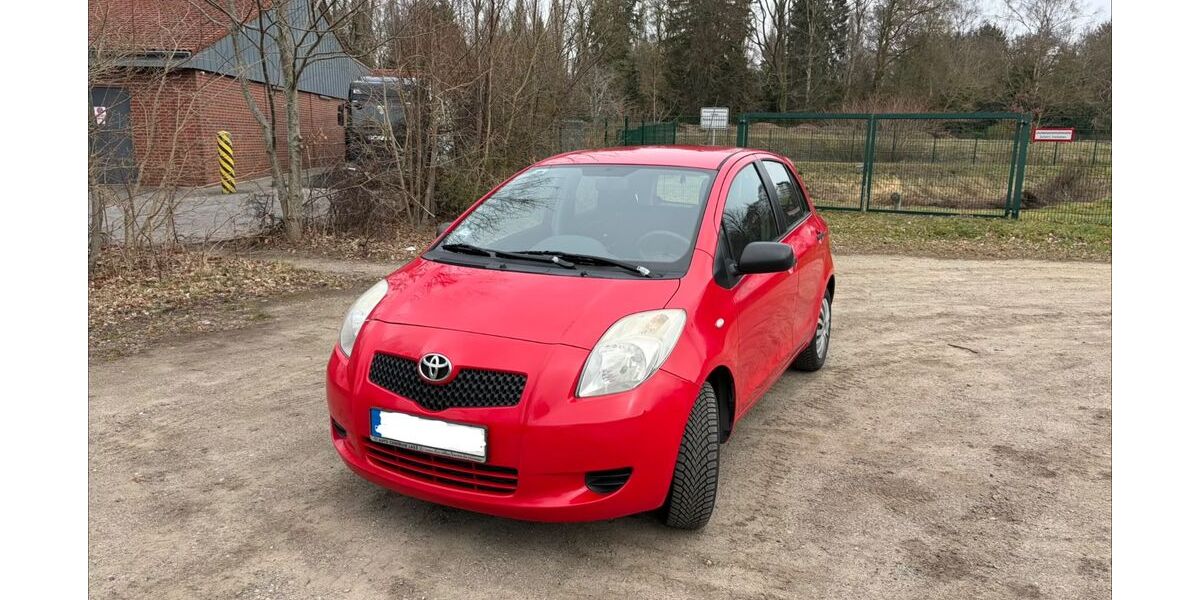 Toyota Yaris 182.000 km 1.999 &euro; Preetz 24211