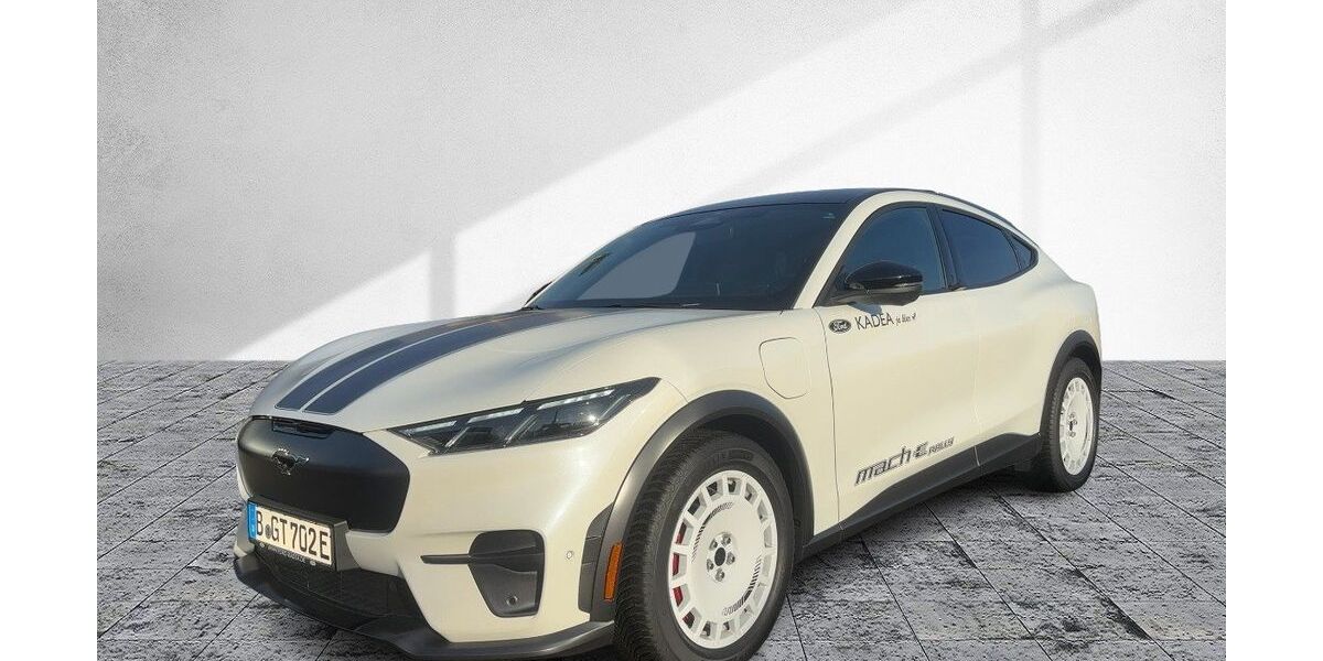 Ford Mustang Mach-E 5.450 km 54.300 &euro; Berlin 12359