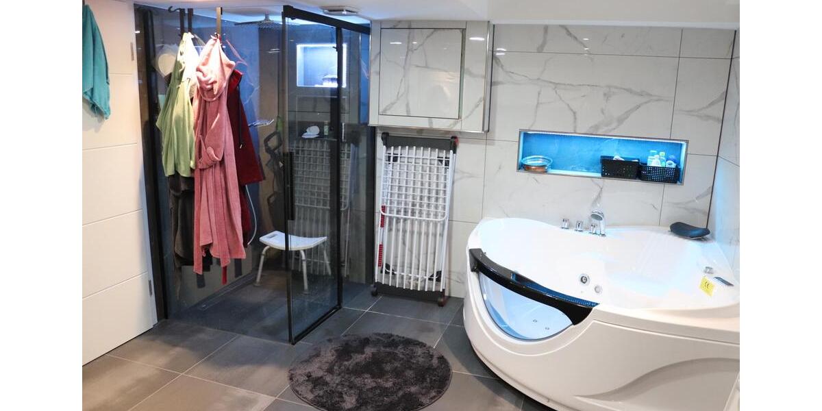 Reihenhaus Remscheid Lüttringhausen - 6 Zimmer, 220 m&sup2;, 449.000&euro; | Angebot:24638600