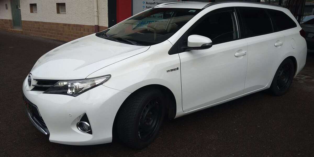 Toyota Auris 151.000 km 10.800 &euro; Karlsruhe 76131