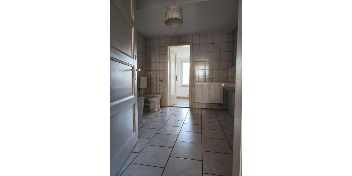 Viel Platz zum Wohnen mit Kamin, Stellplatz und Garten in Welzow 3 zimmer